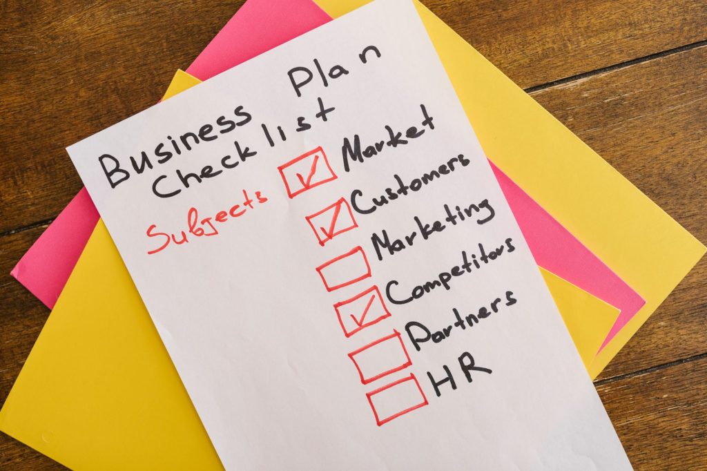 Three types of competitors to analyze in B2B marketing
