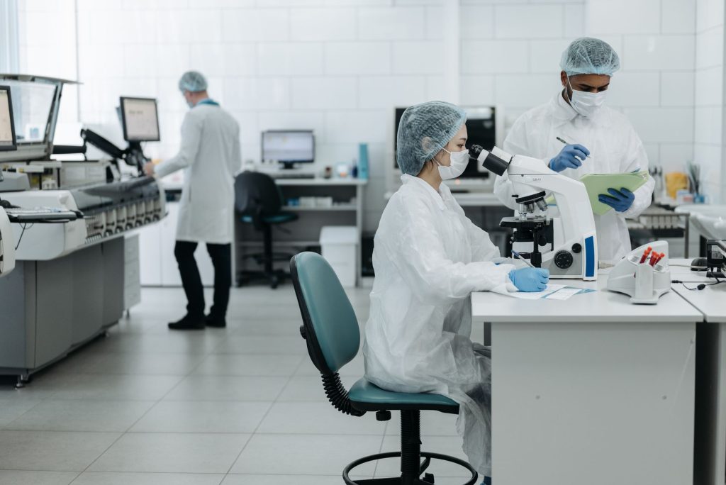 Clinical collaboration between research institution and pharmaceutical manufacturer