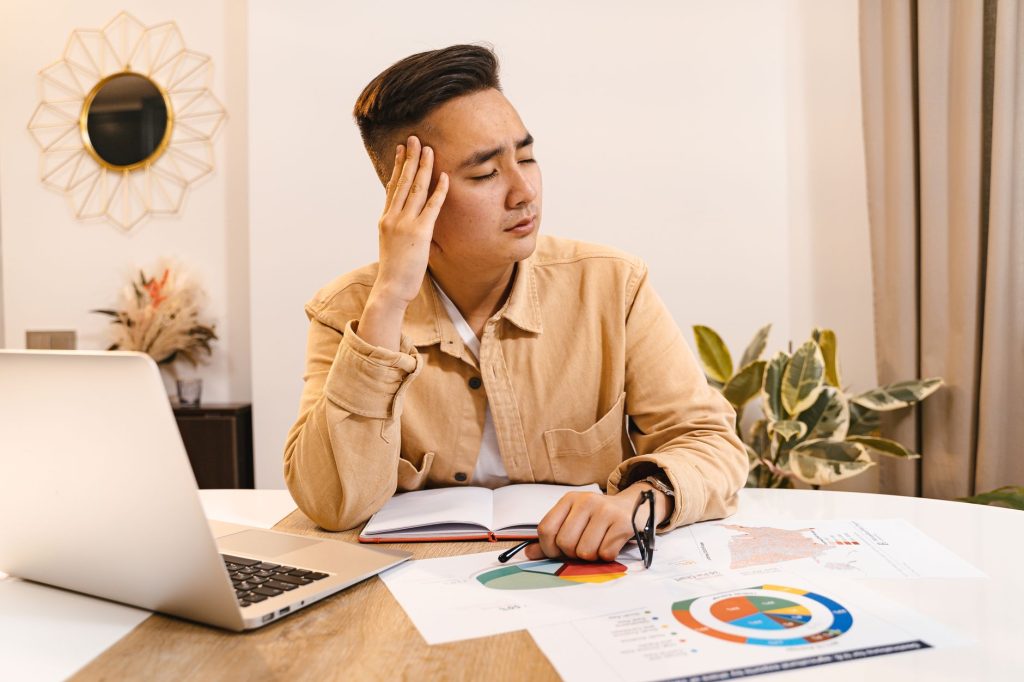Marketing team diagnosing common execution pitfalls and misaligned data