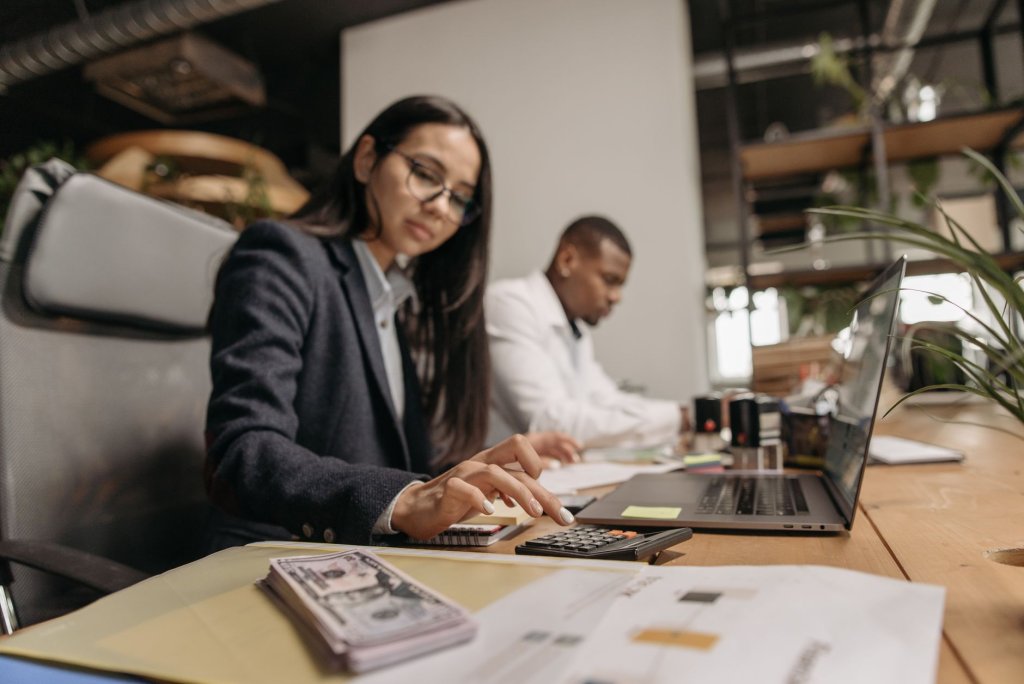 Strong lLocal SEO for Accountants put your accounting firm before active searchers and can build trust and credibility.