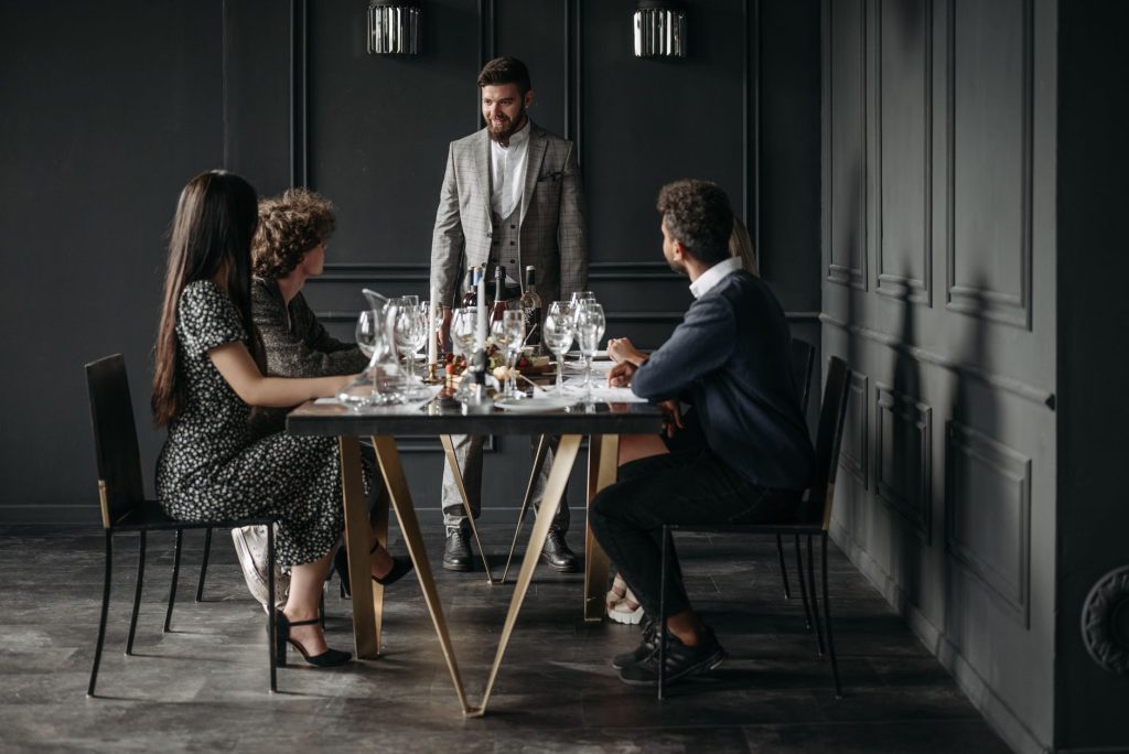 Full dining room with active service reflecting social media marketing ROI